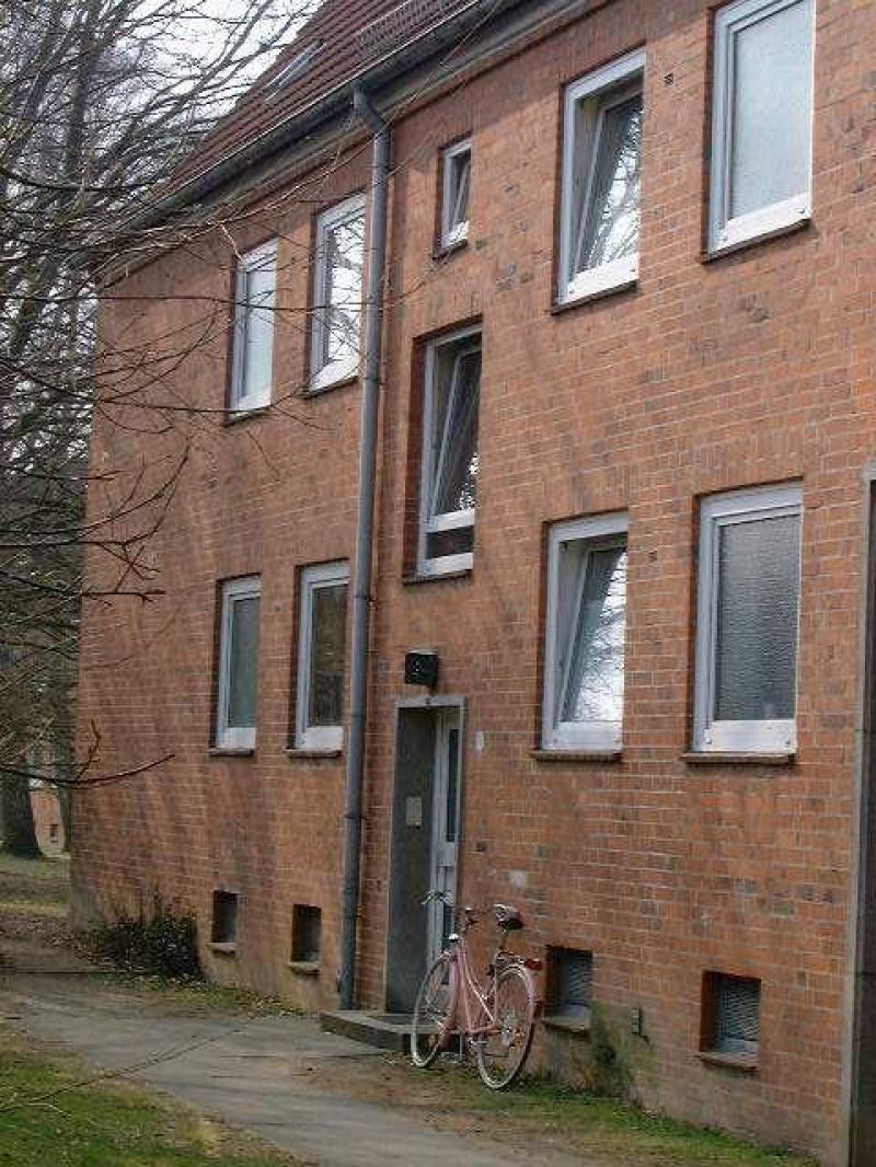 2 Zimmer Erdgeschosswohnung Mit Balkon Zur Miete In Schwarzenbek